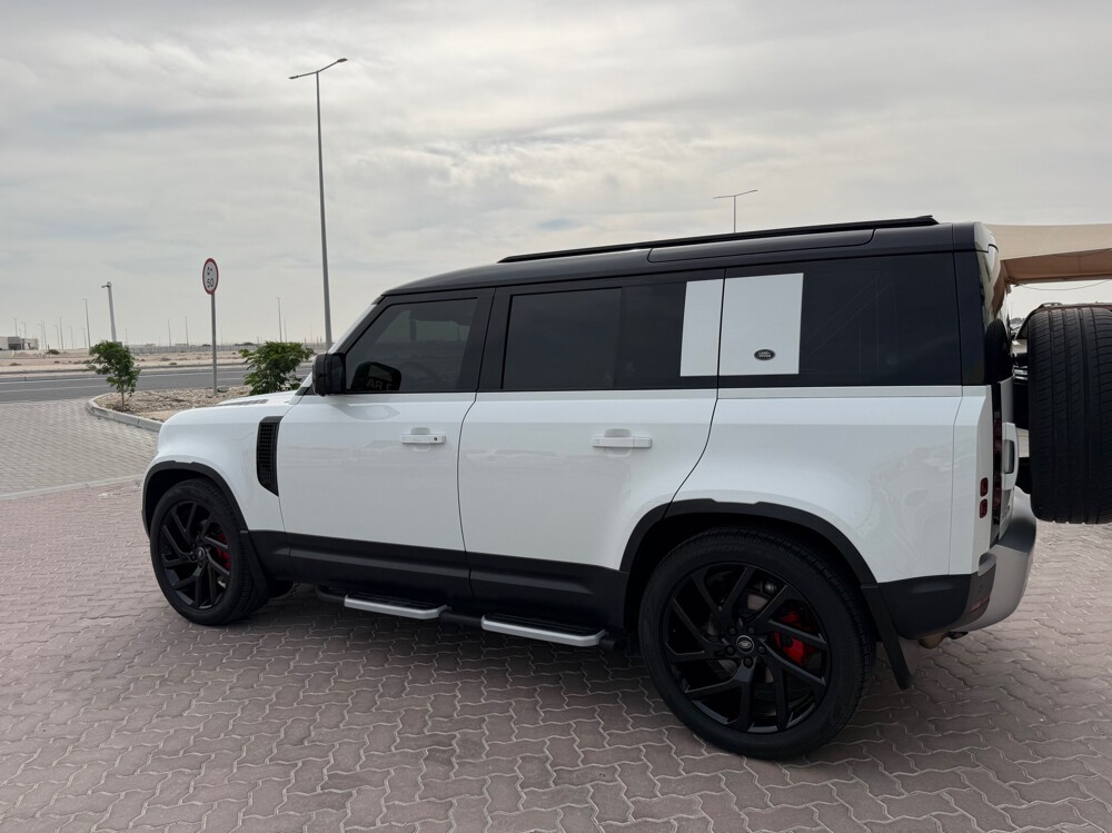 Land Rover Defender 2024 - Image 4