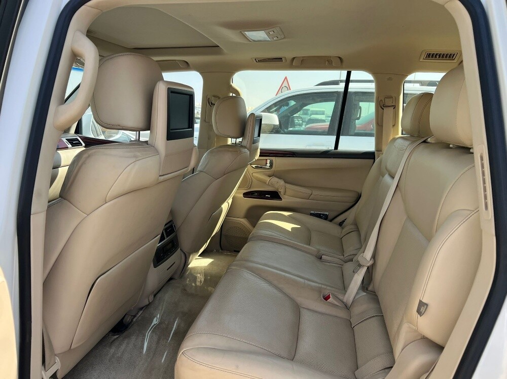 Lexus LX 570 2015 - Image 3