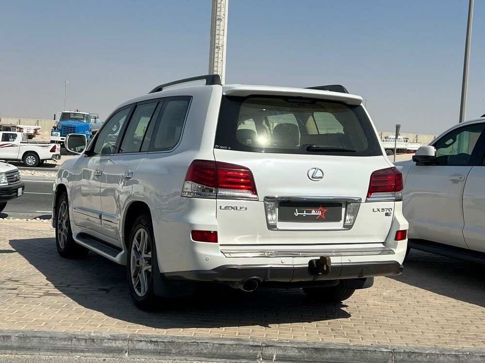 Lexus LX 570 2015 - Image 4