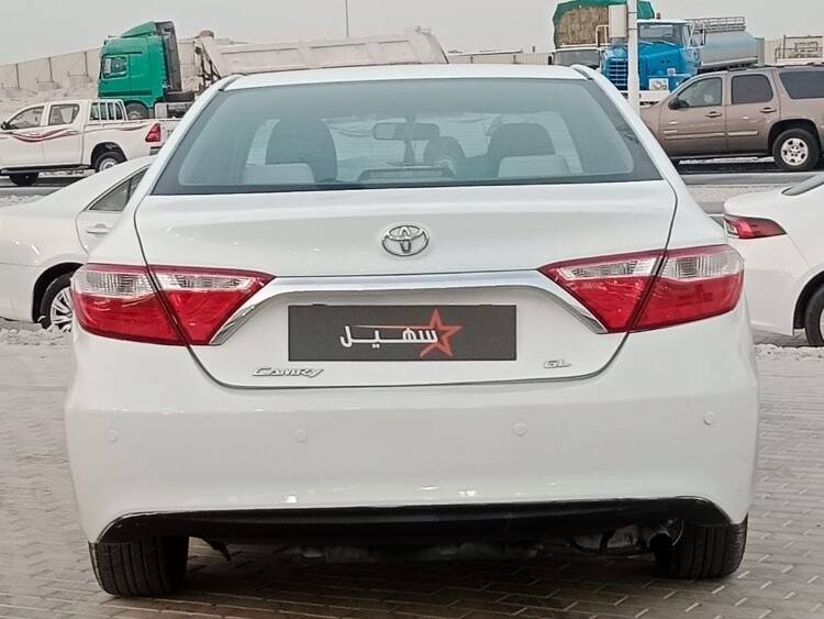 Toyota Camry 2017 - Image 2