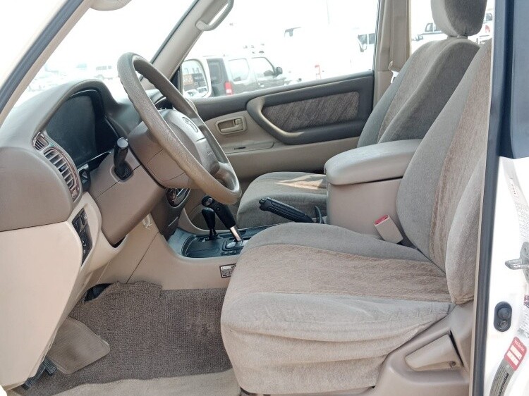 Toyota Land Cruiser GX.R 2000 - Image 2