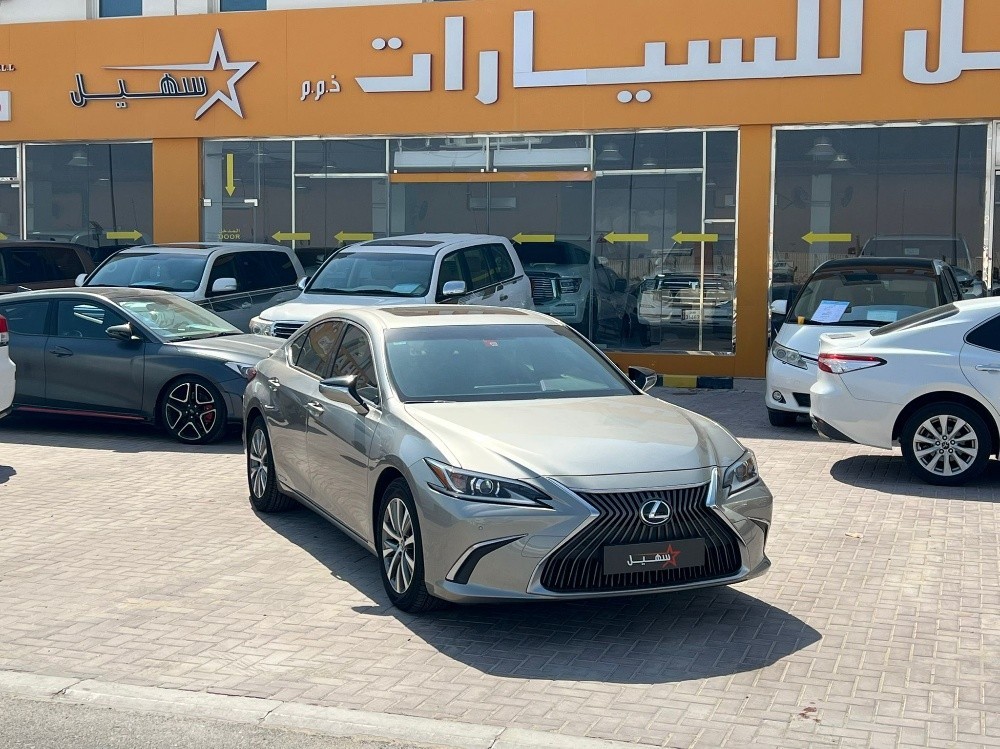 Lexus ES 300 2021