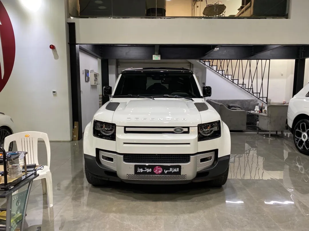Land Rover Defender 110 2024 - Image 2