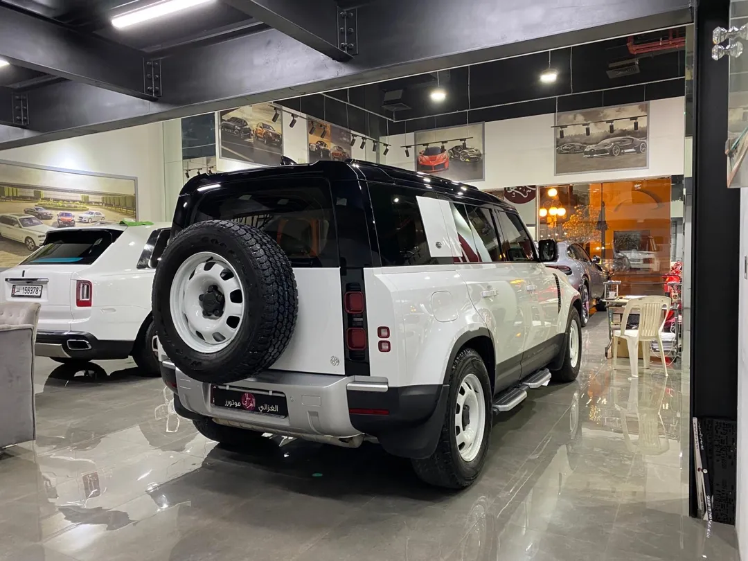 Land Rover Defender 110 2024 - Image 3