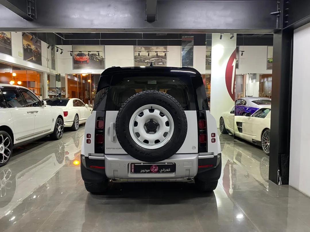 Land Rover Defender 110 2024 - Image 4