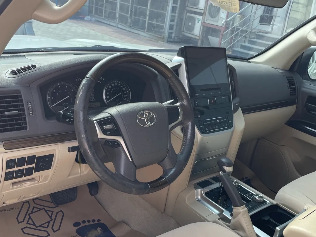 Toyota Land Cruiser GX.R 2019 - Image 4