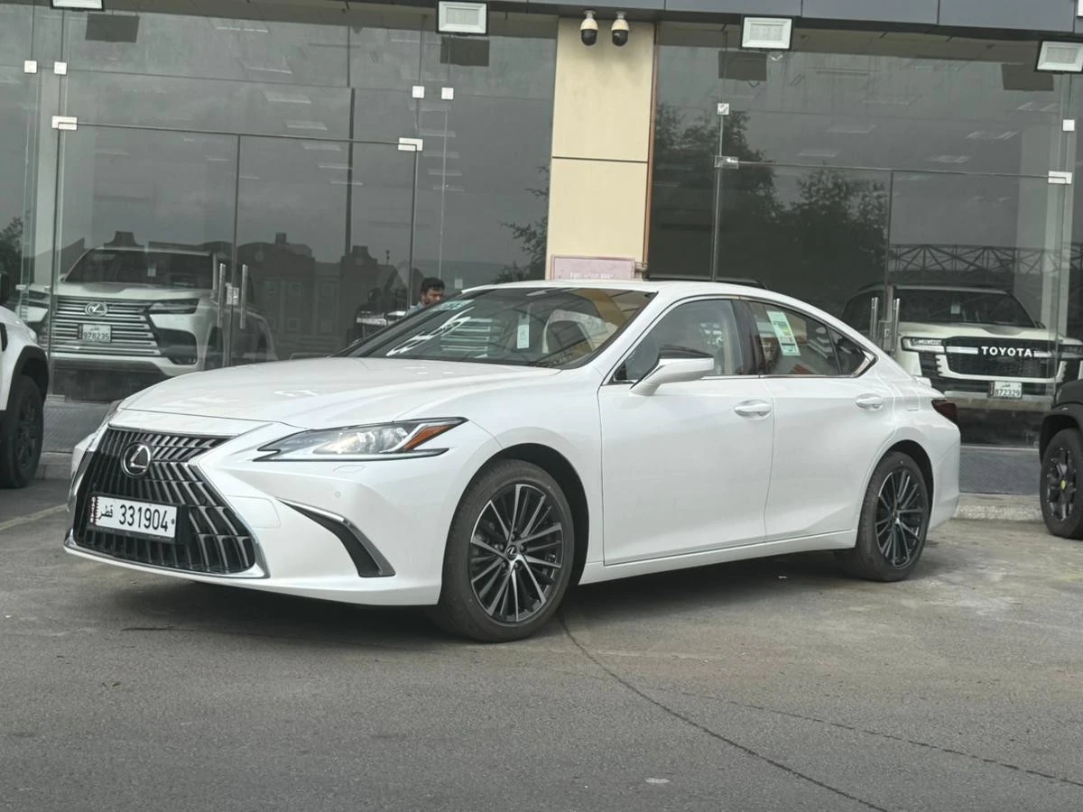 Lexus ES 300 2025