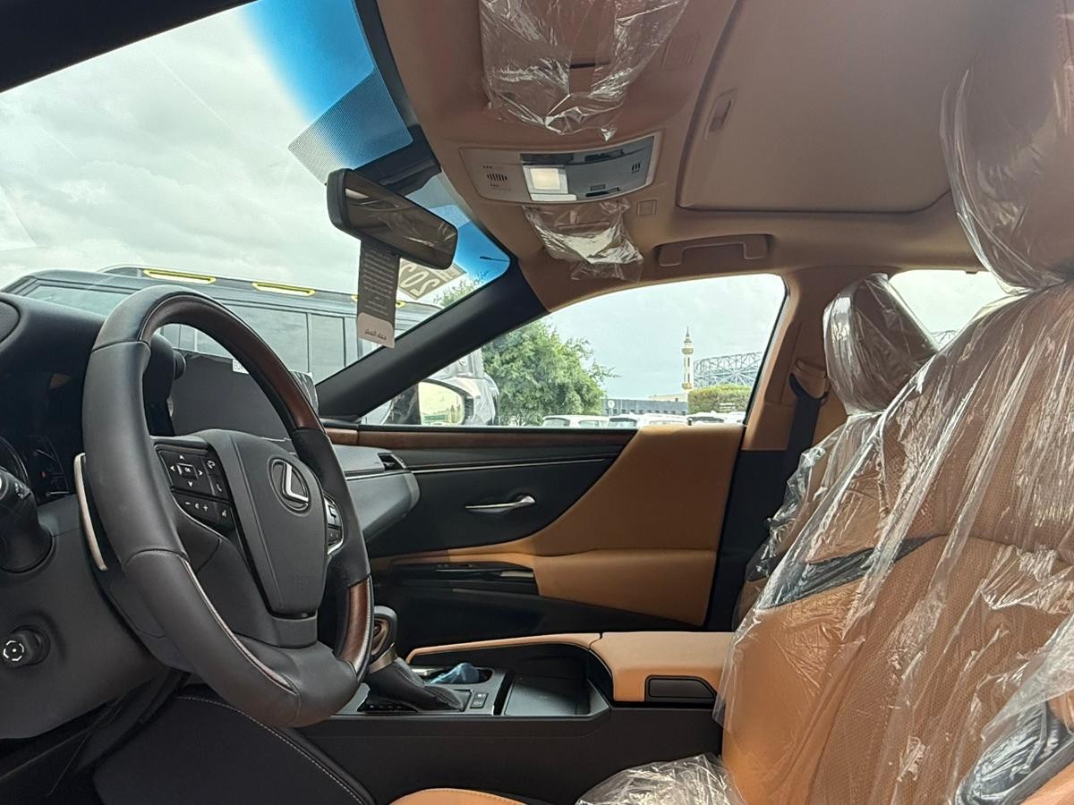Lexus ES 300 2025 - Image 3