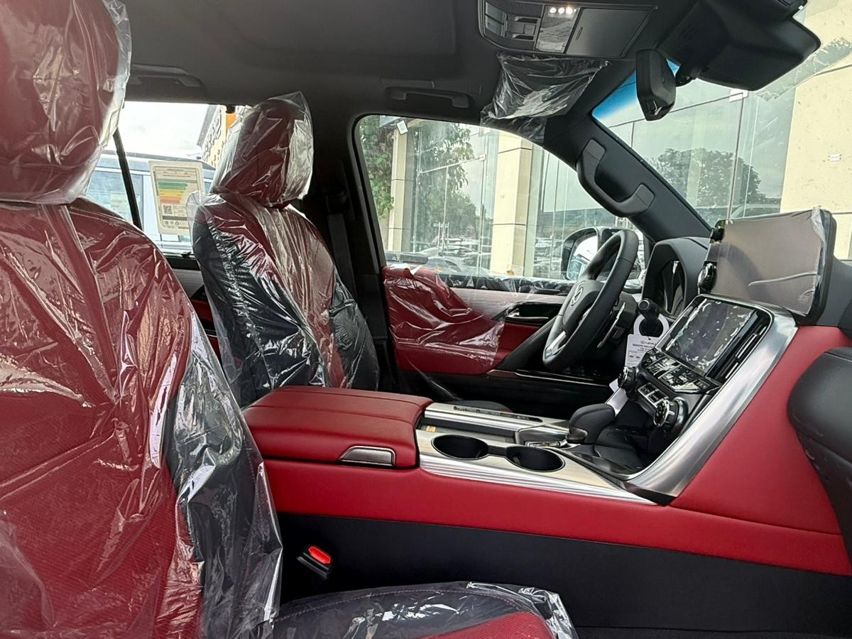 Lexus LX 700 H 2025 - Image 3
