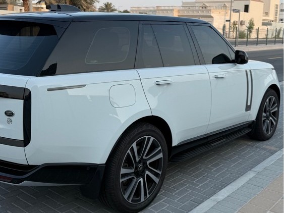 Land Rover Range Rover Vogue HSE 2023 - Image 4