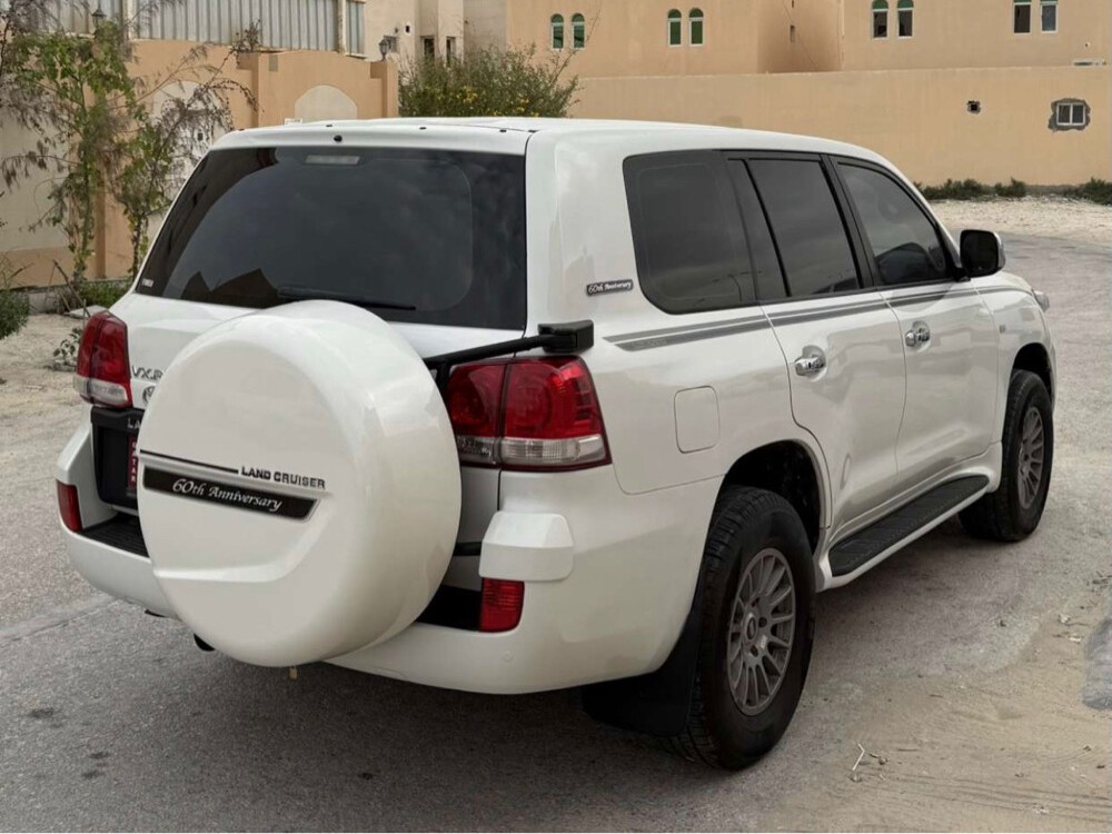 Toyota Land Cruiser VX.R 2009 - Image 2