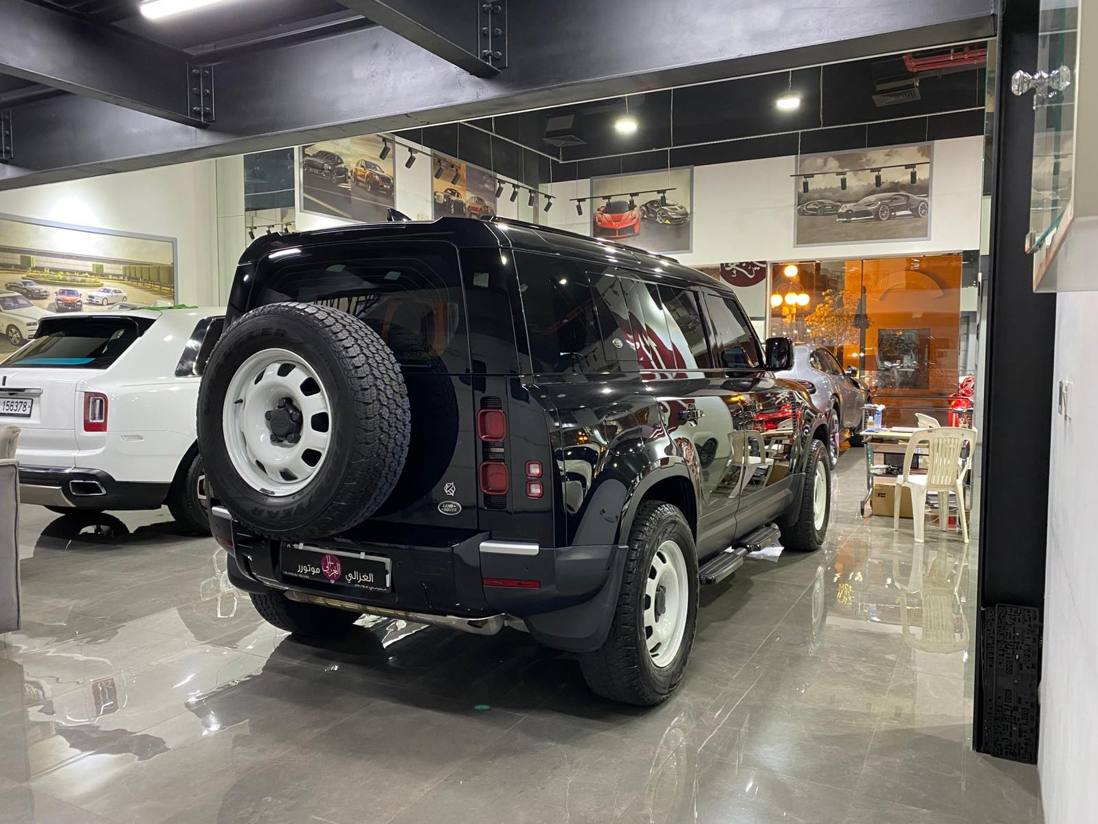 Land Rover Defender 110 2023 - Image 3