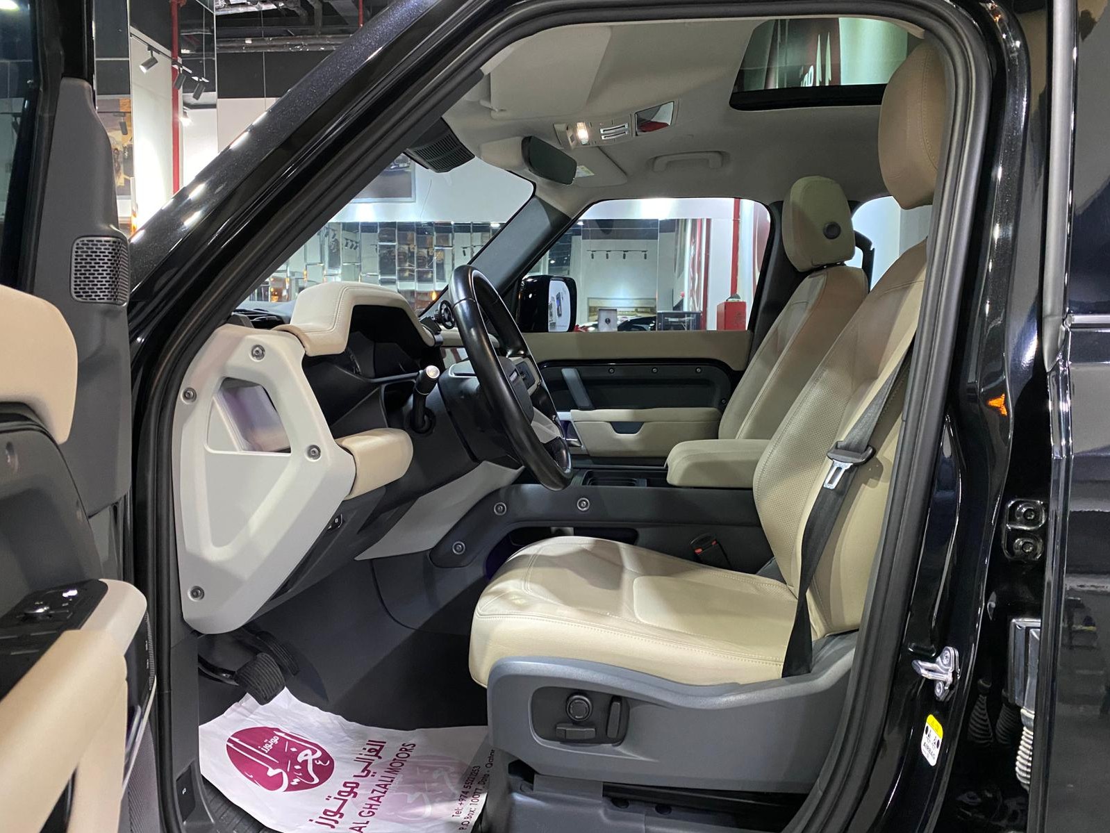 Land Rover Defender 110 2023 - Image 4