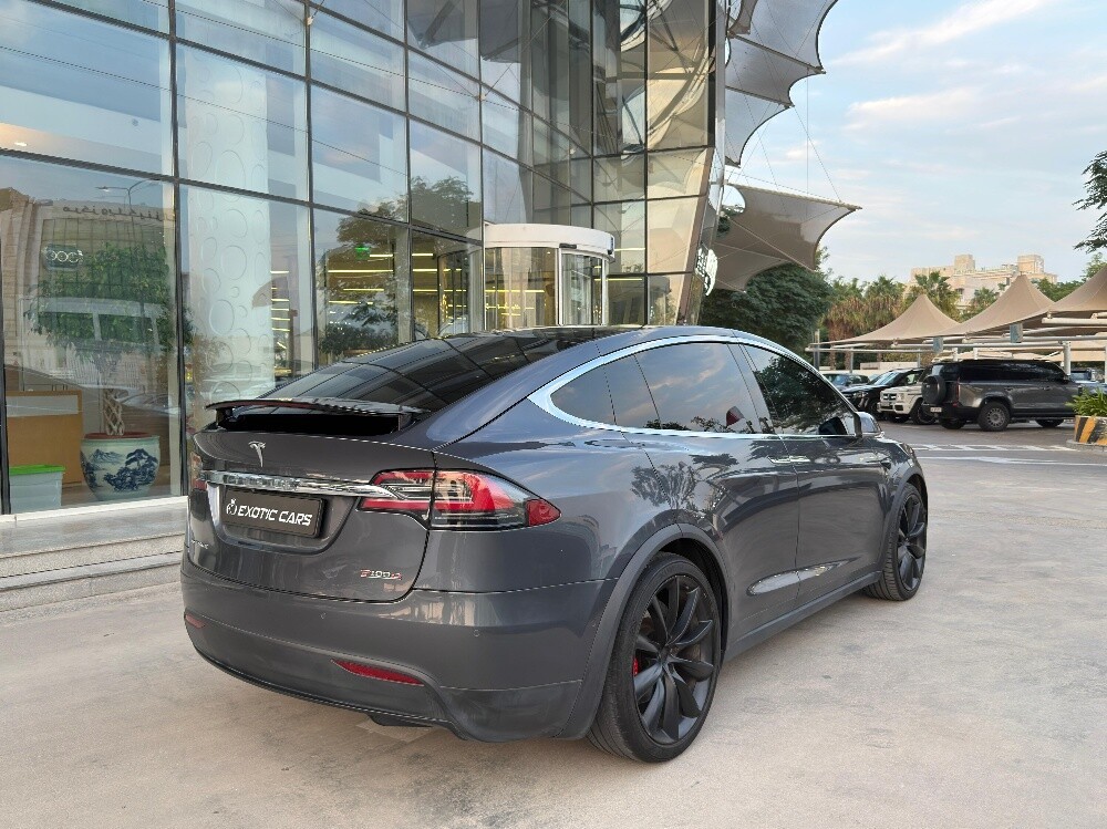 Tesla Model X 2018 - Image 4