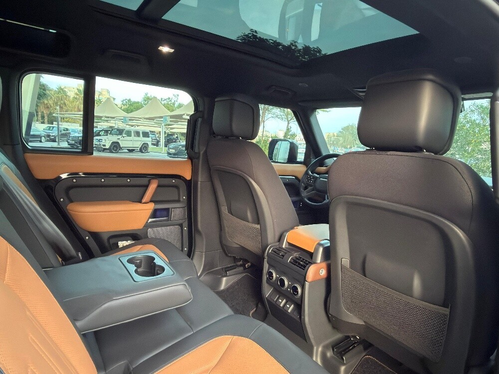 Land Rover Defender 2023 - Image 4