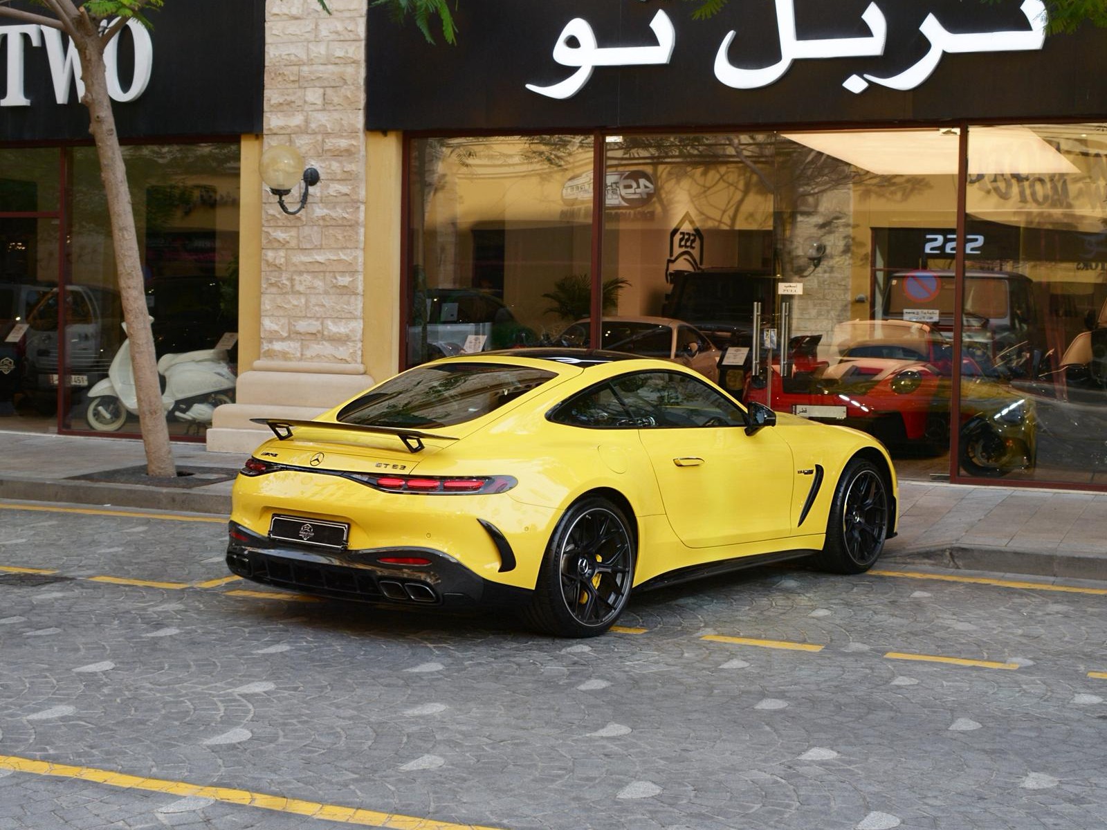 Mercedes-Benz GT 63 AMG 2025 - Image 4