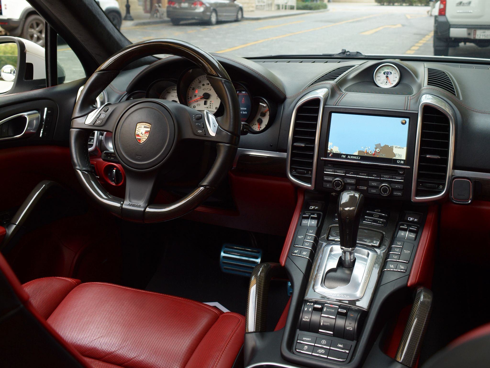 Porsche Cayenne GTS 2014 - Image 2