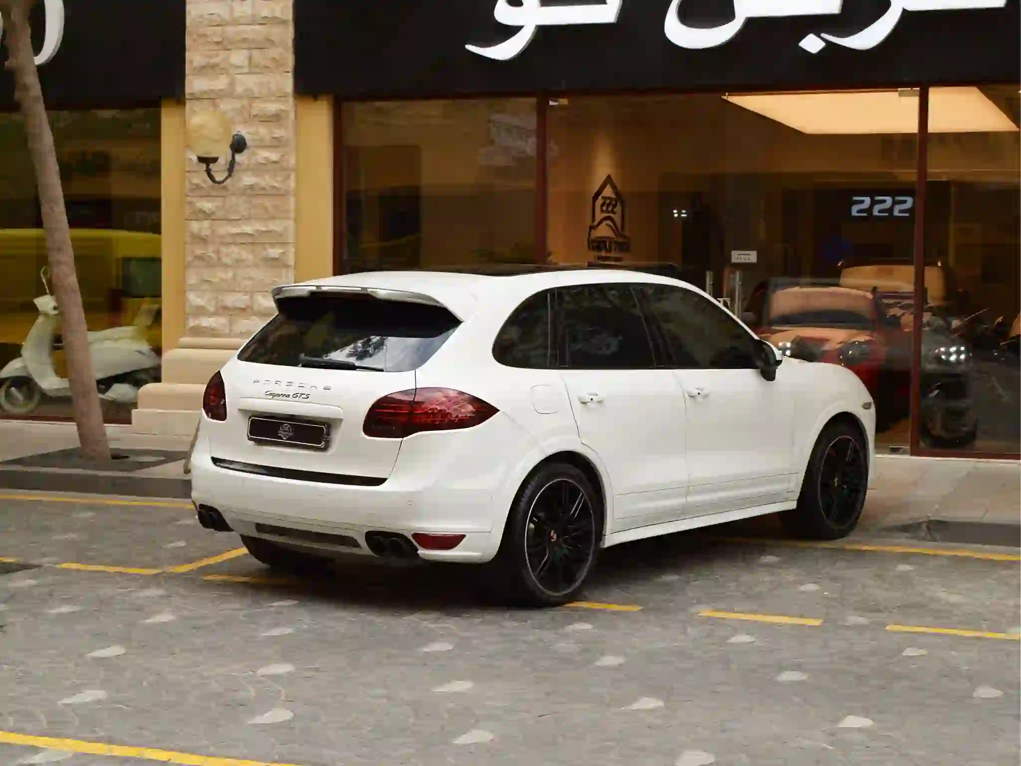 Porsche Cayenne GTS 2014 - Image 4
