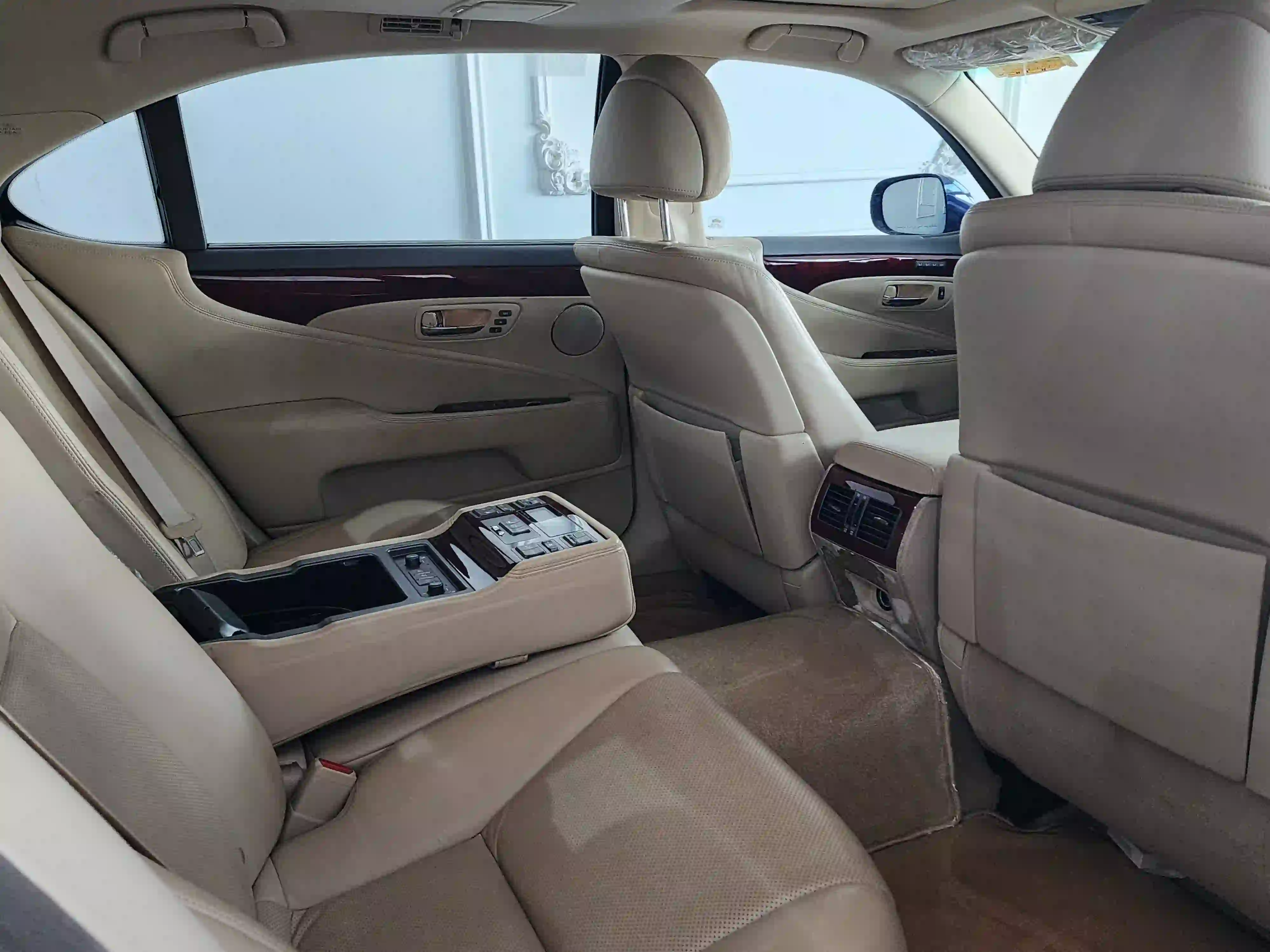 Lexus LS 460 L 2011 - Image 3