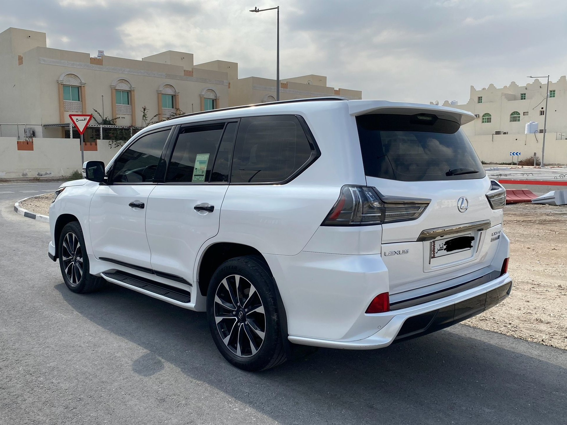 Lexus LX 570 S Black Edition 2021 - Image 3
