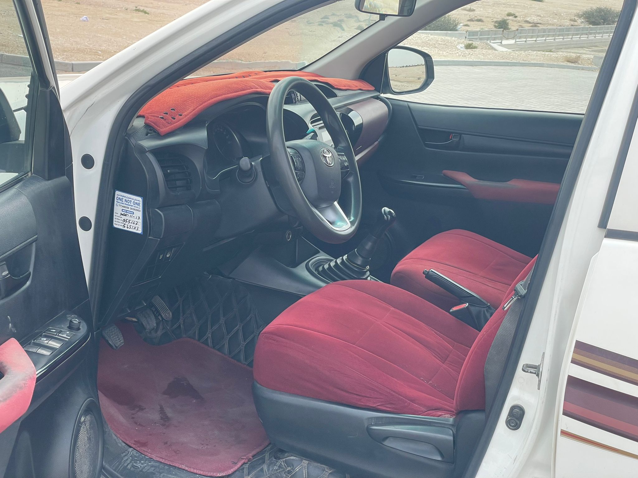 Toyota Hilux 2019 - Image 2