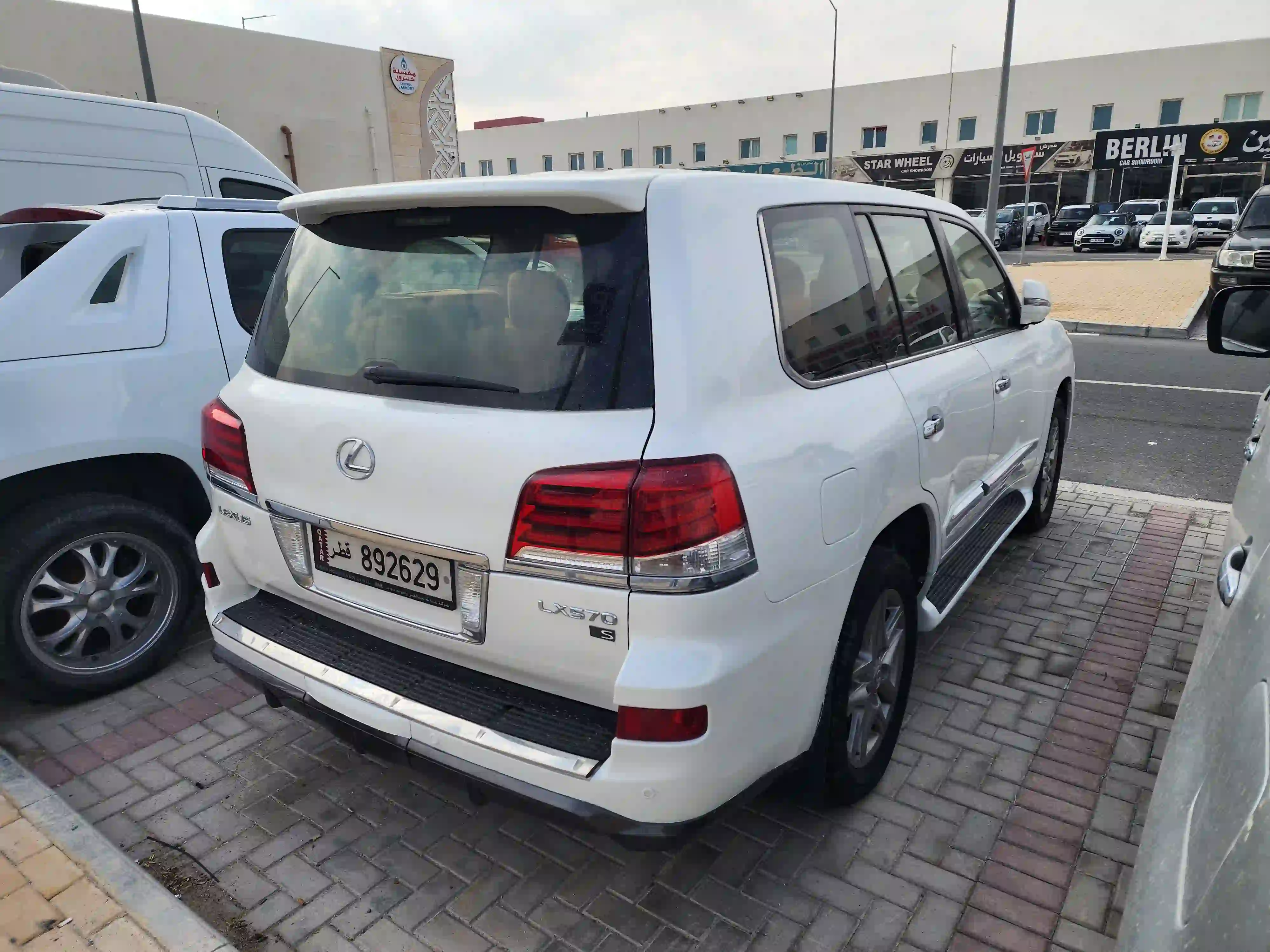 Lexus LX 570 2013 - Image 4