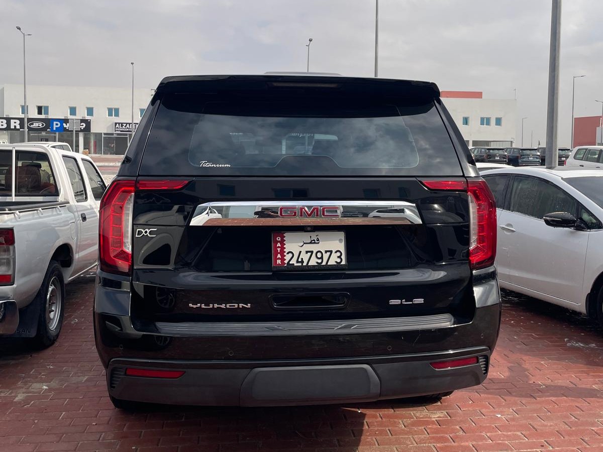 GMC Yukon SLE 2021 - Image 2