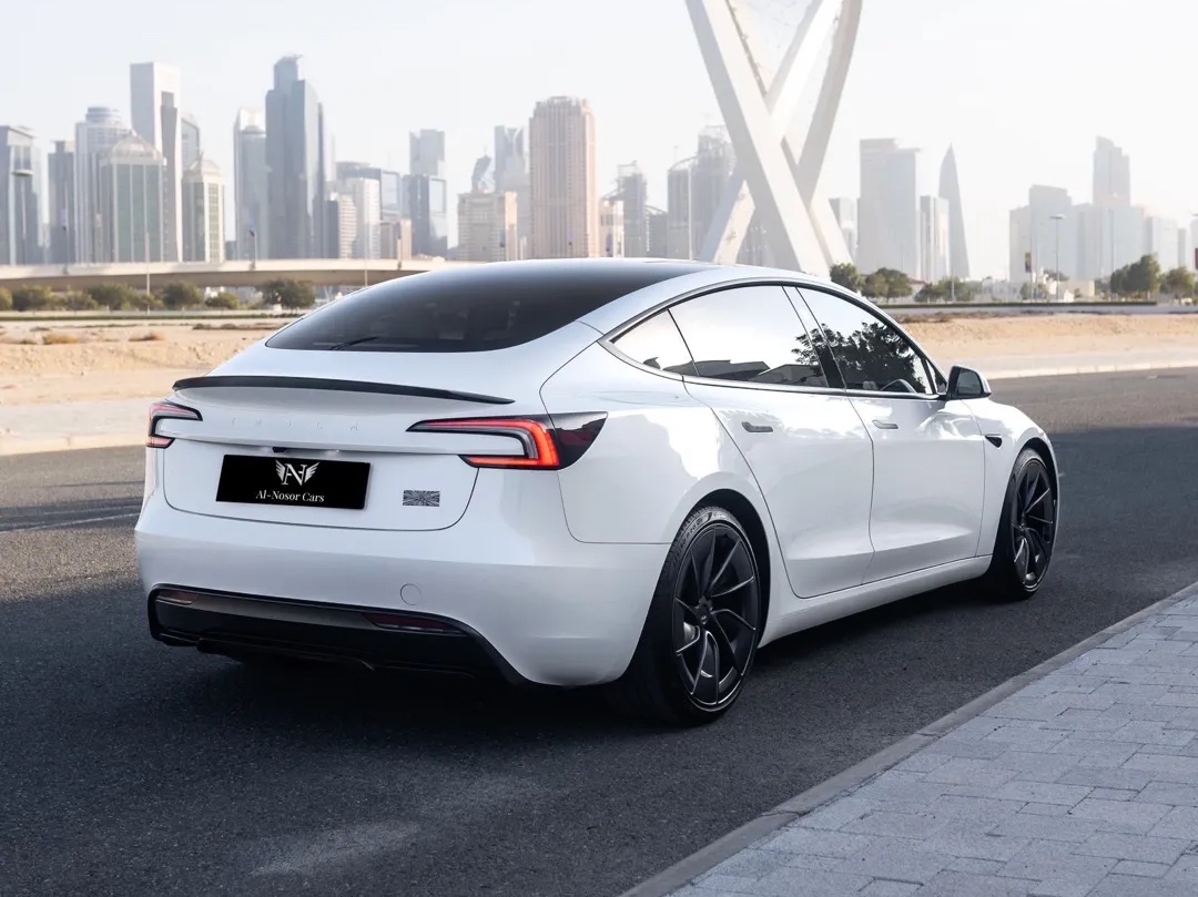 Tesla Model 3  2025 - Image 2