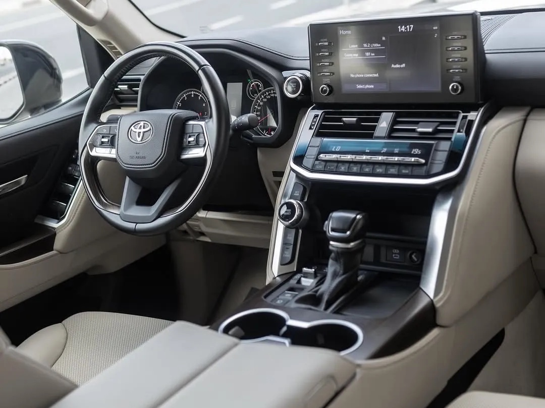 Toyota Land Cruiser GX.R 2023 - Image 4