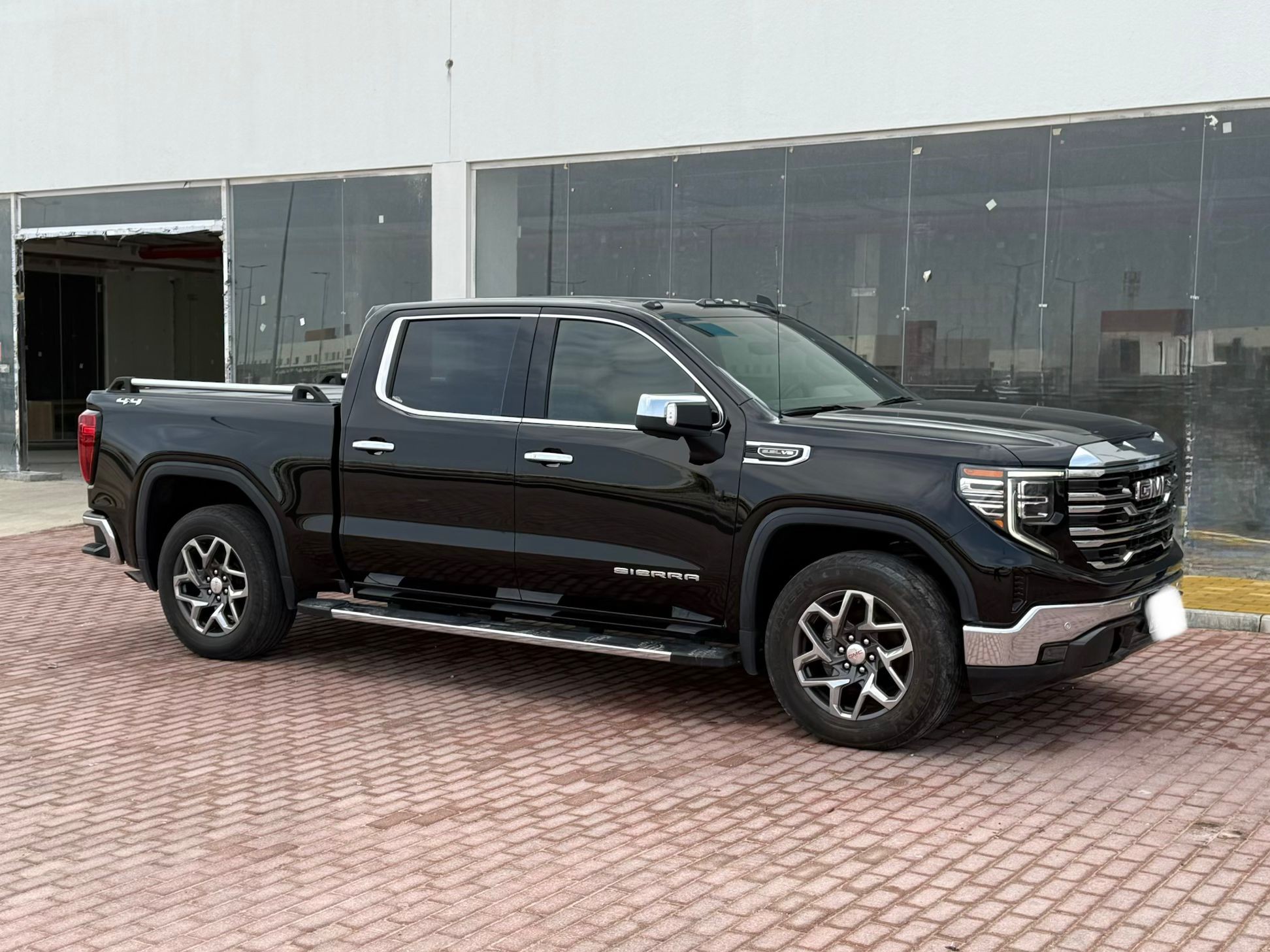GMC Sierra 2022 - Image 2
