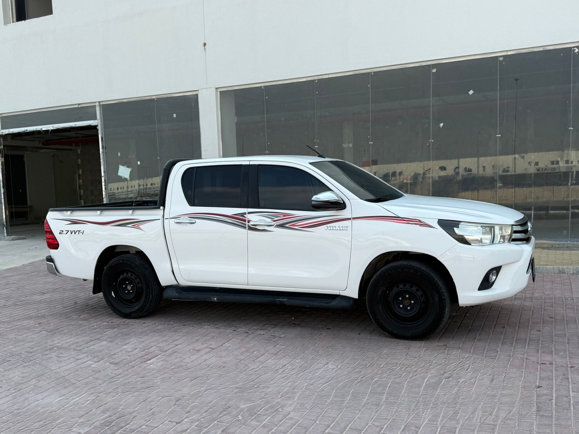 Toyota Hilux 2020 - Image 2