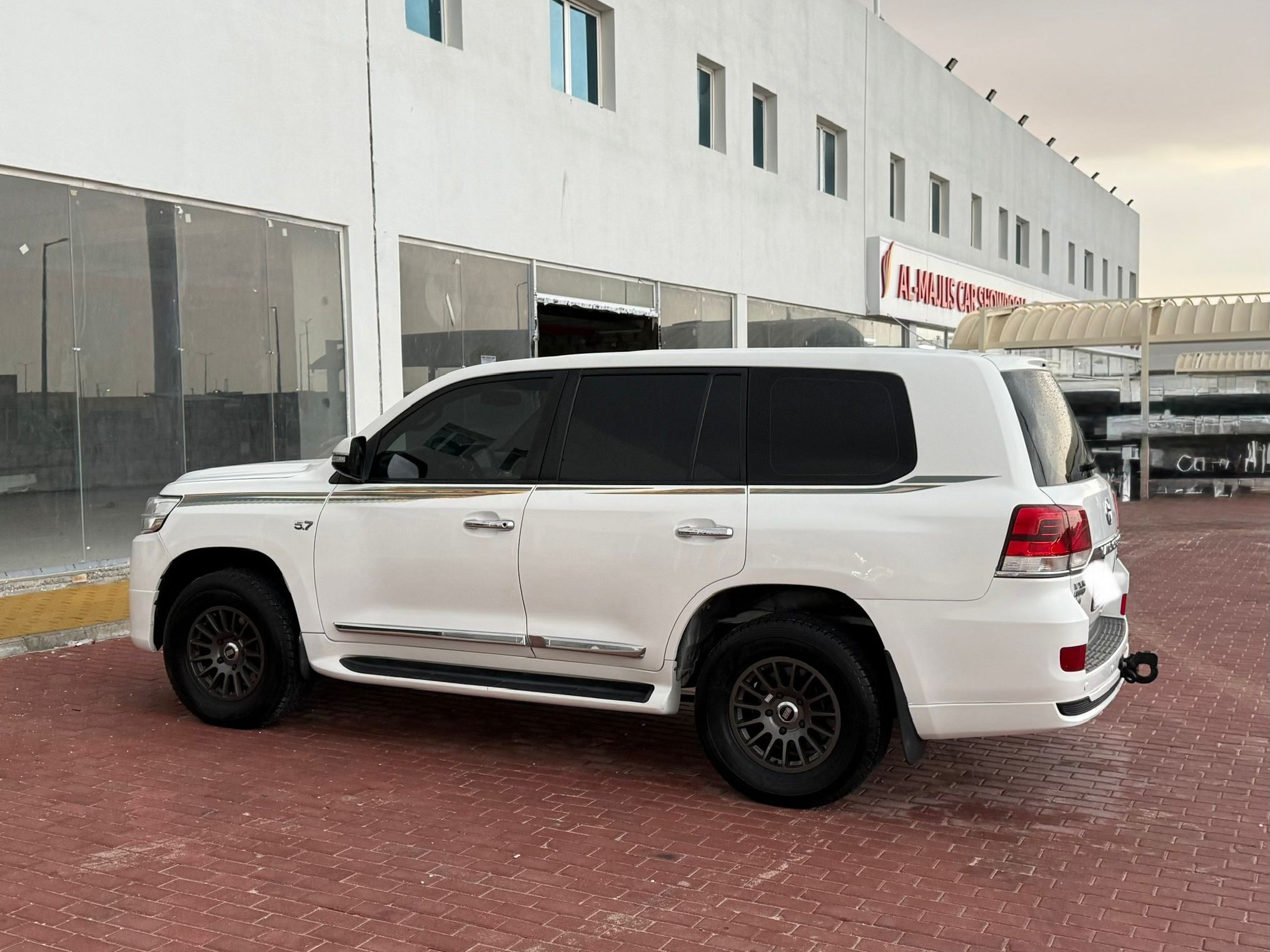 Toyota Land Cruiser VX.R 2012 - Image 3