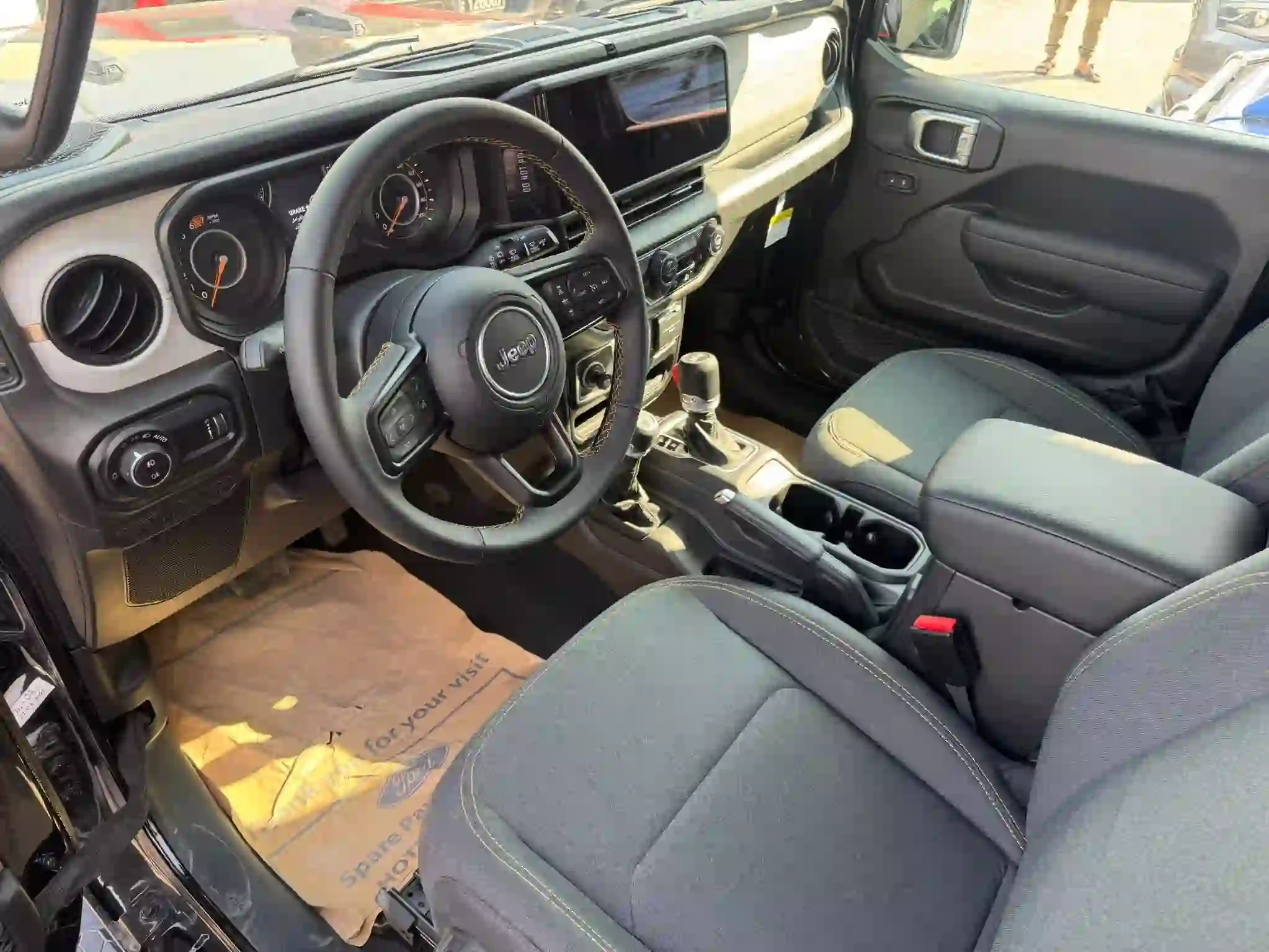 Jeep Wrangler Sport 2024 - Image 2