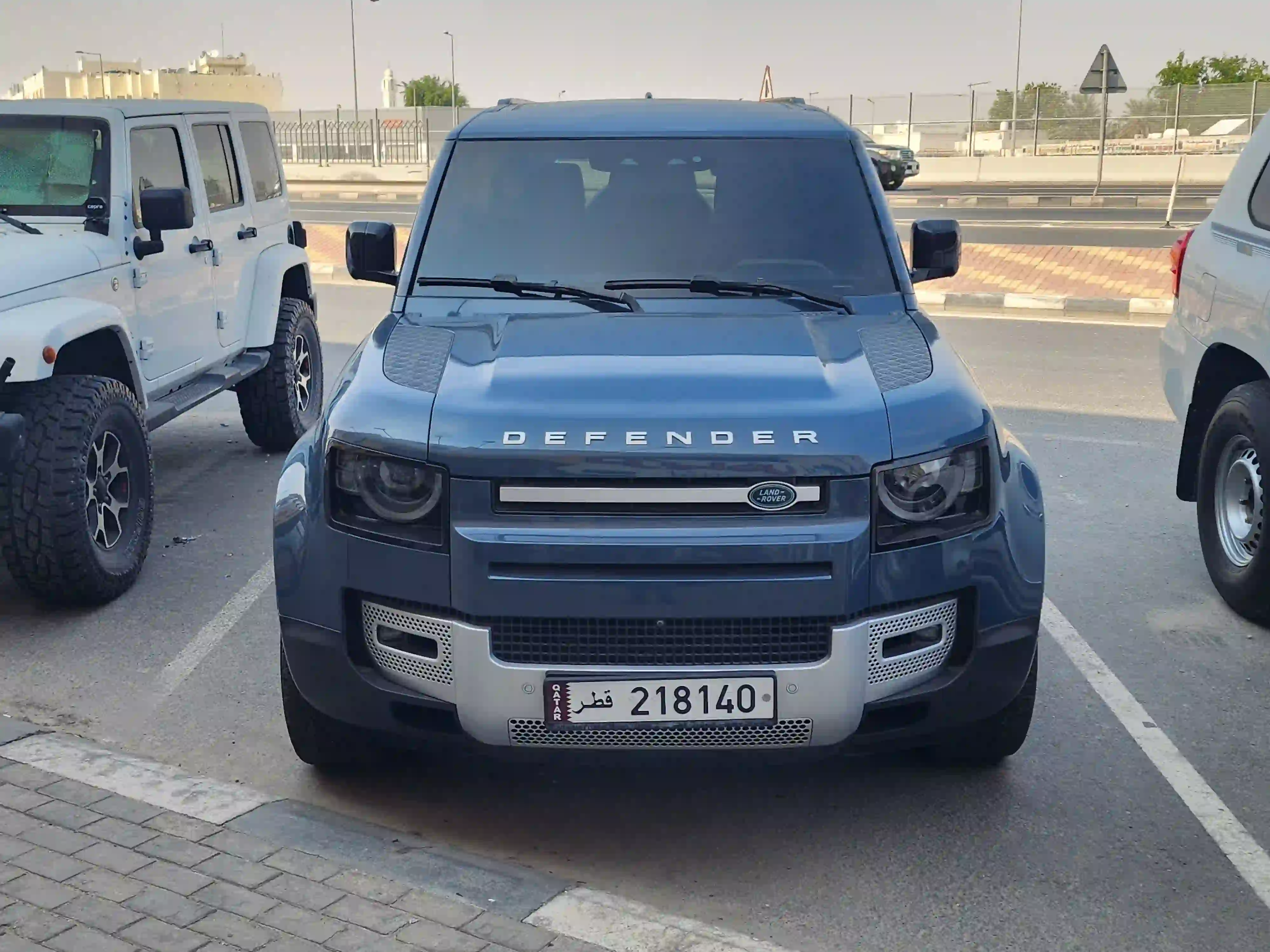 Land Rover Defender 2020 - Image 2