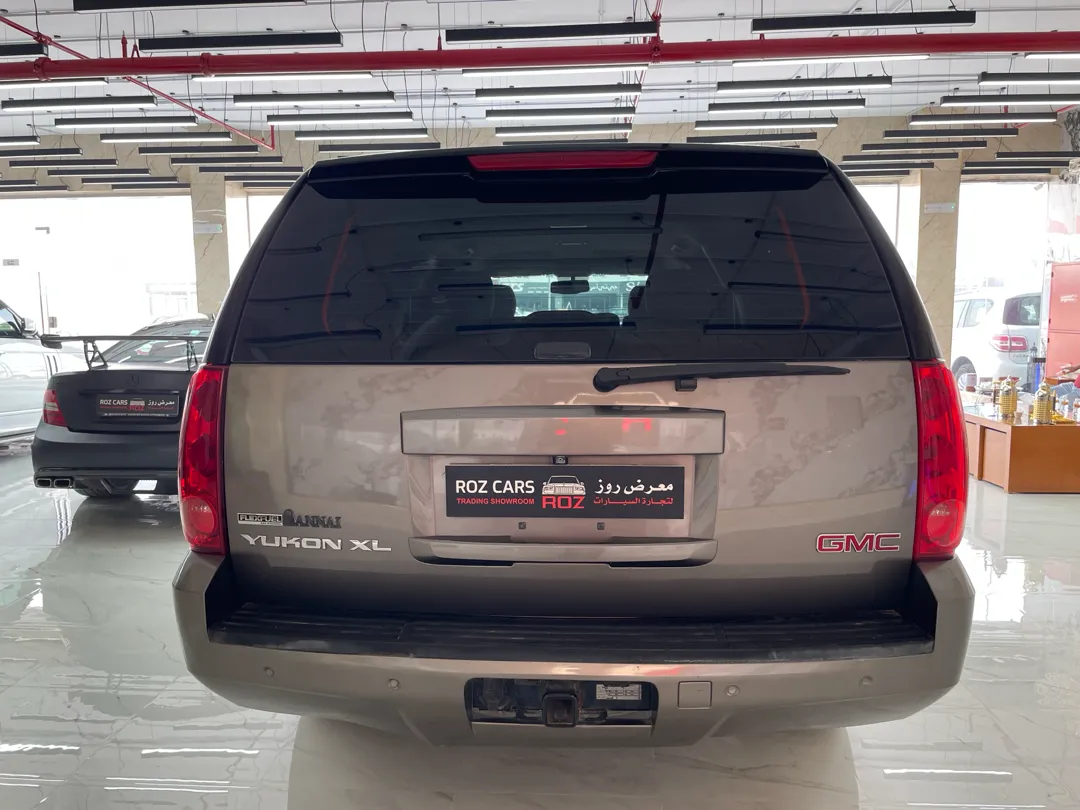 GMC Yukon XL 2011 - Image 3