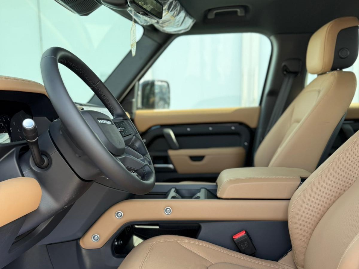 Land Rover Defender 110 2026 - Image 2