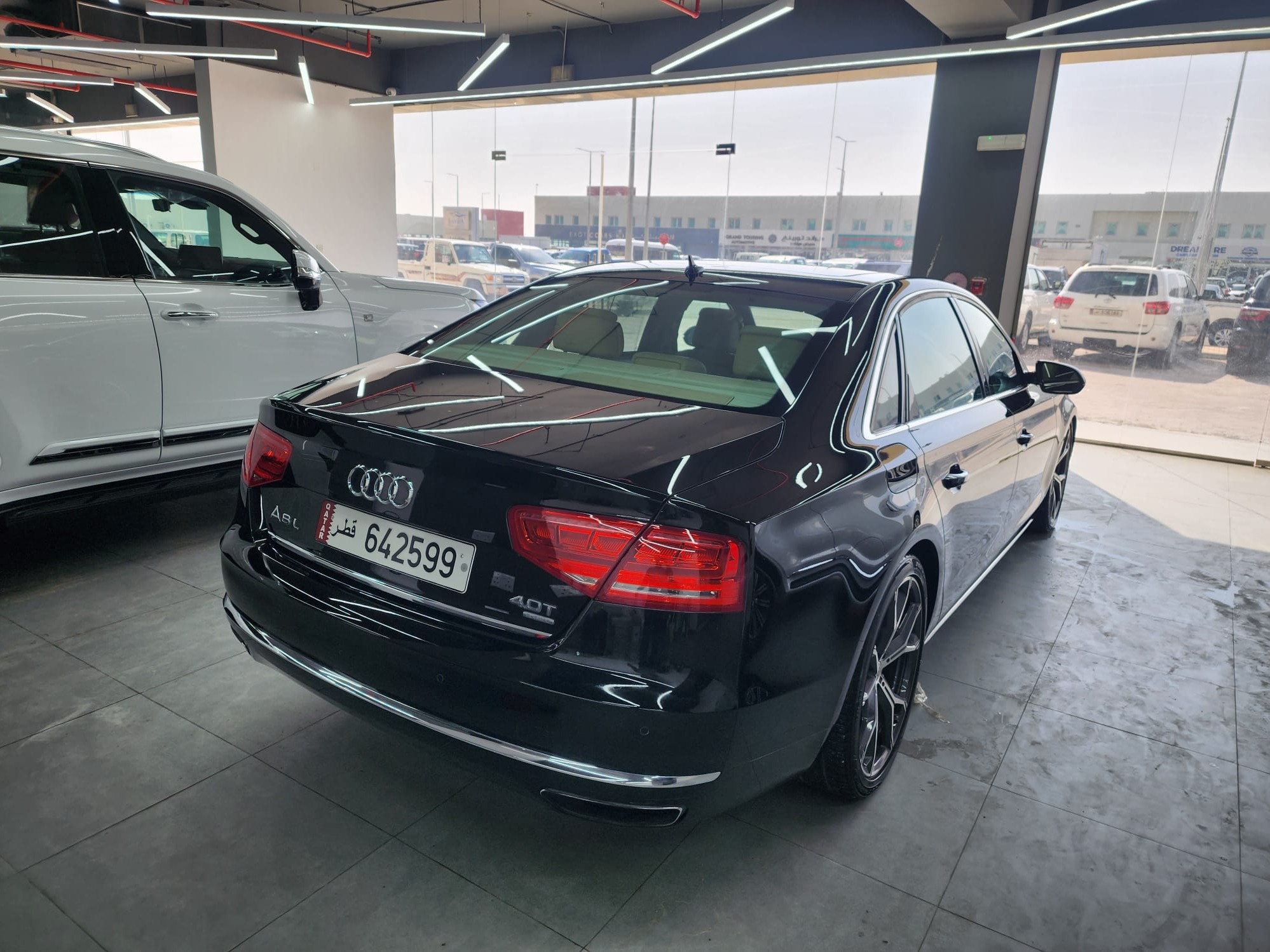 Audi A8 2013 - Image 4