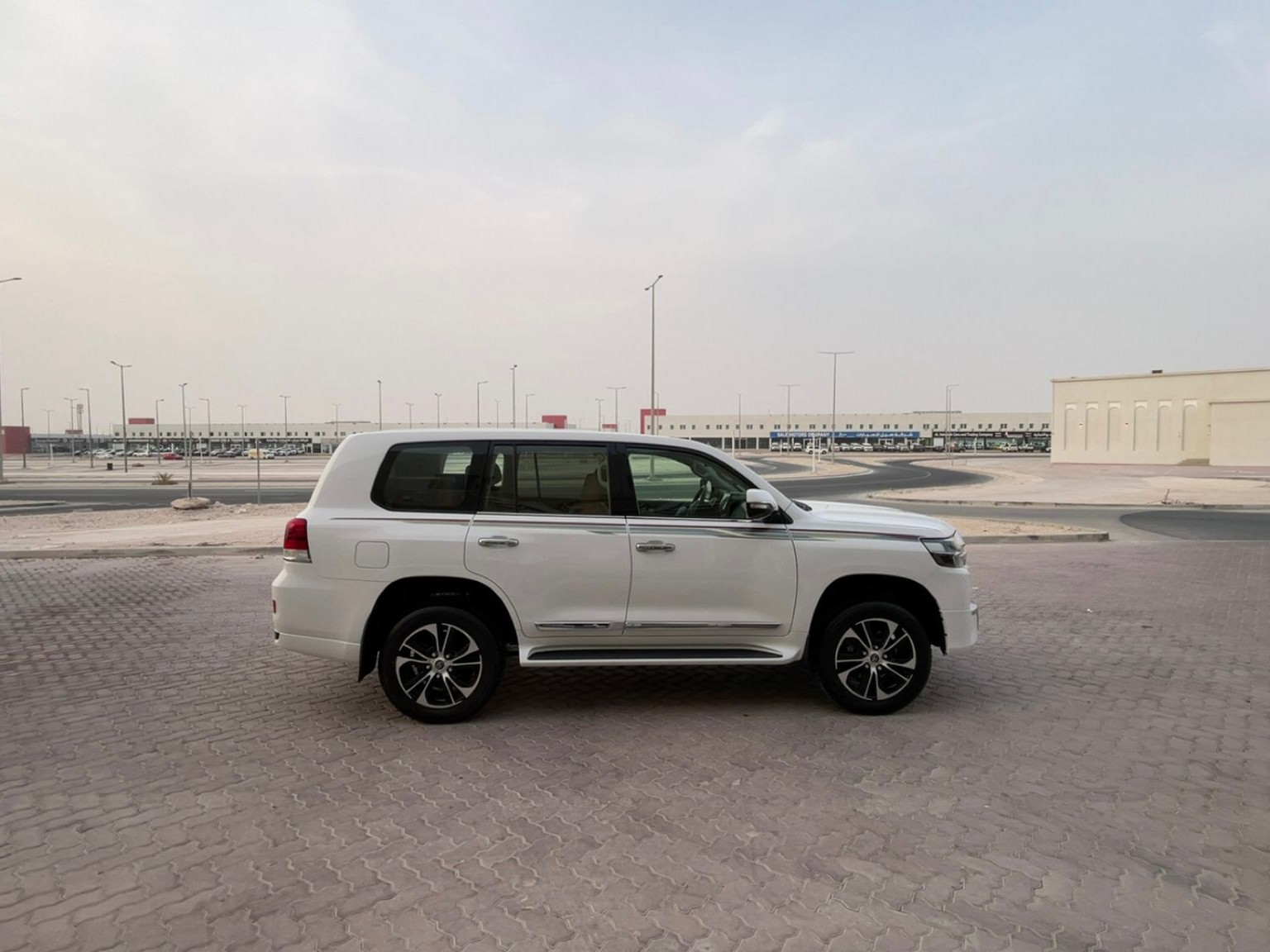 Toyota Land Cruiser GXR Grand Touring 2021 - Image 4