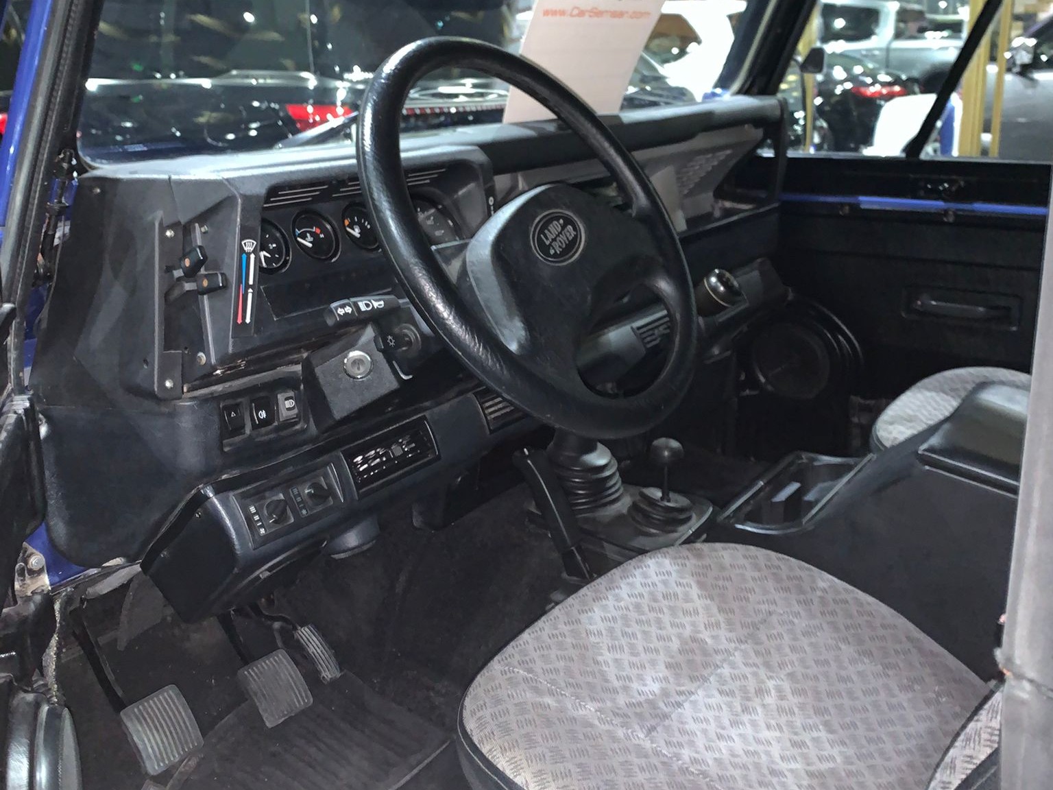 Land Rover Defender 75th Limited Edition  2001 - Image 2
