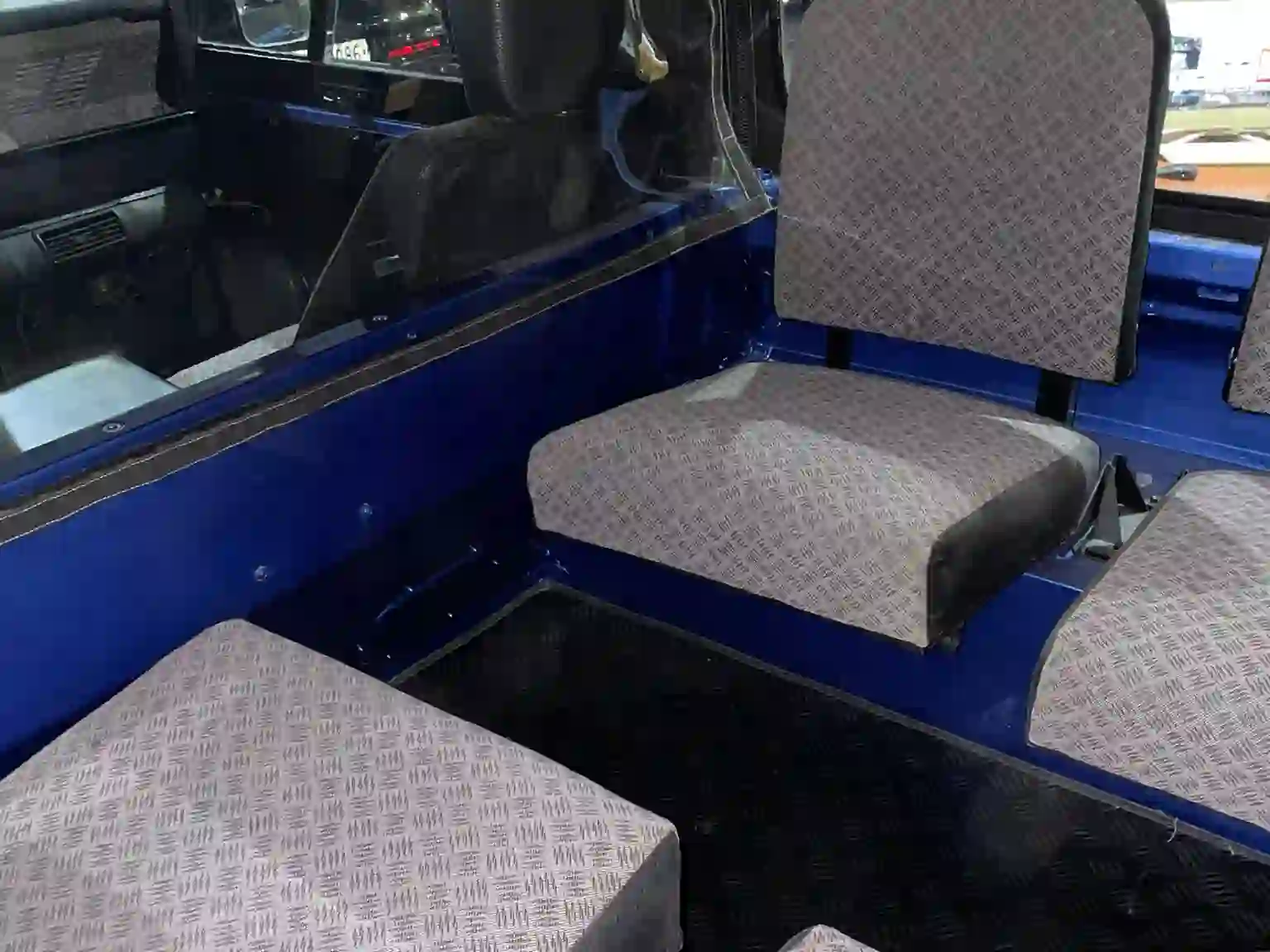 Land Rover Defender 75th Limited Edition  2001 - Image 3