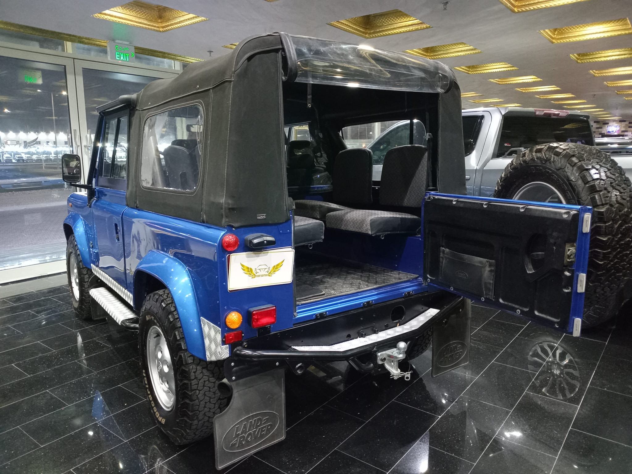 Land Rover Defender 75th Limited Edition  2001 - Image 4