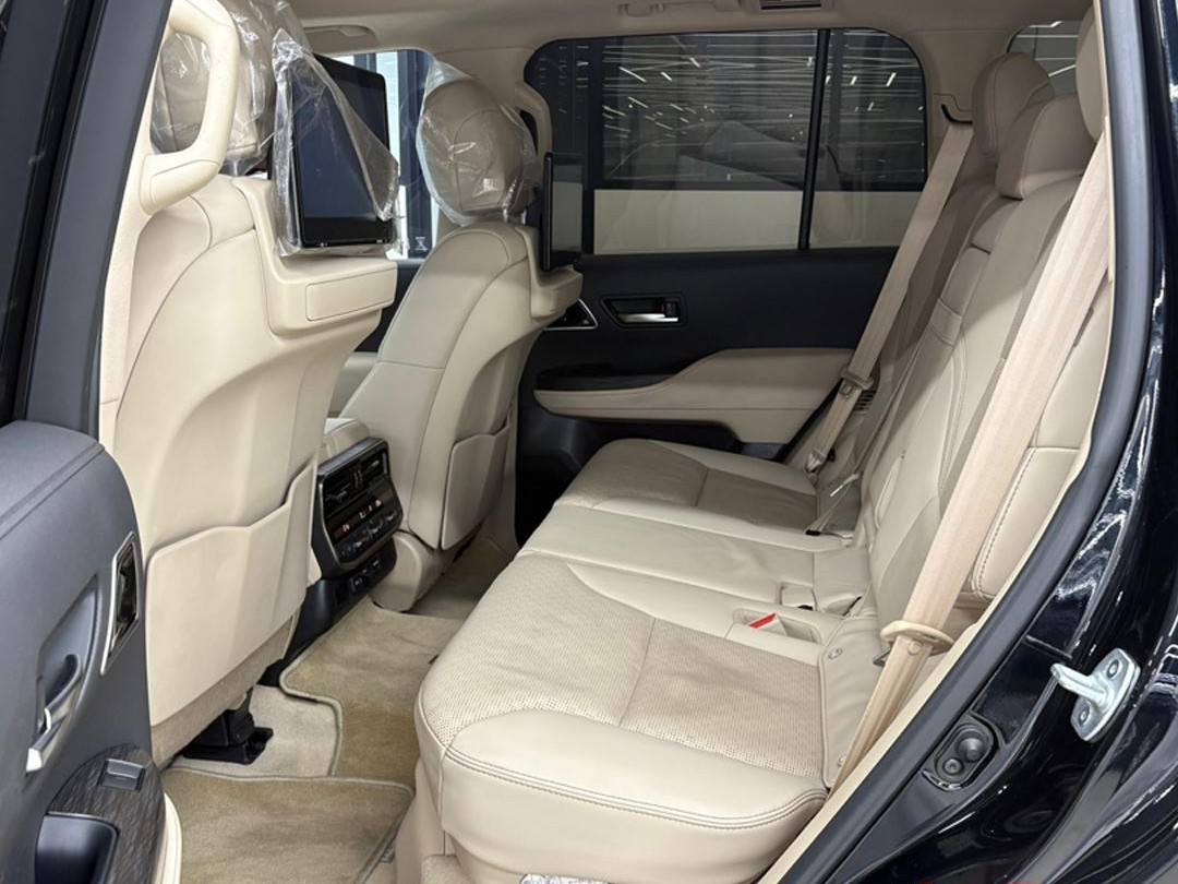 Toyota Land Cruiser VX.R 2022 - Image 4