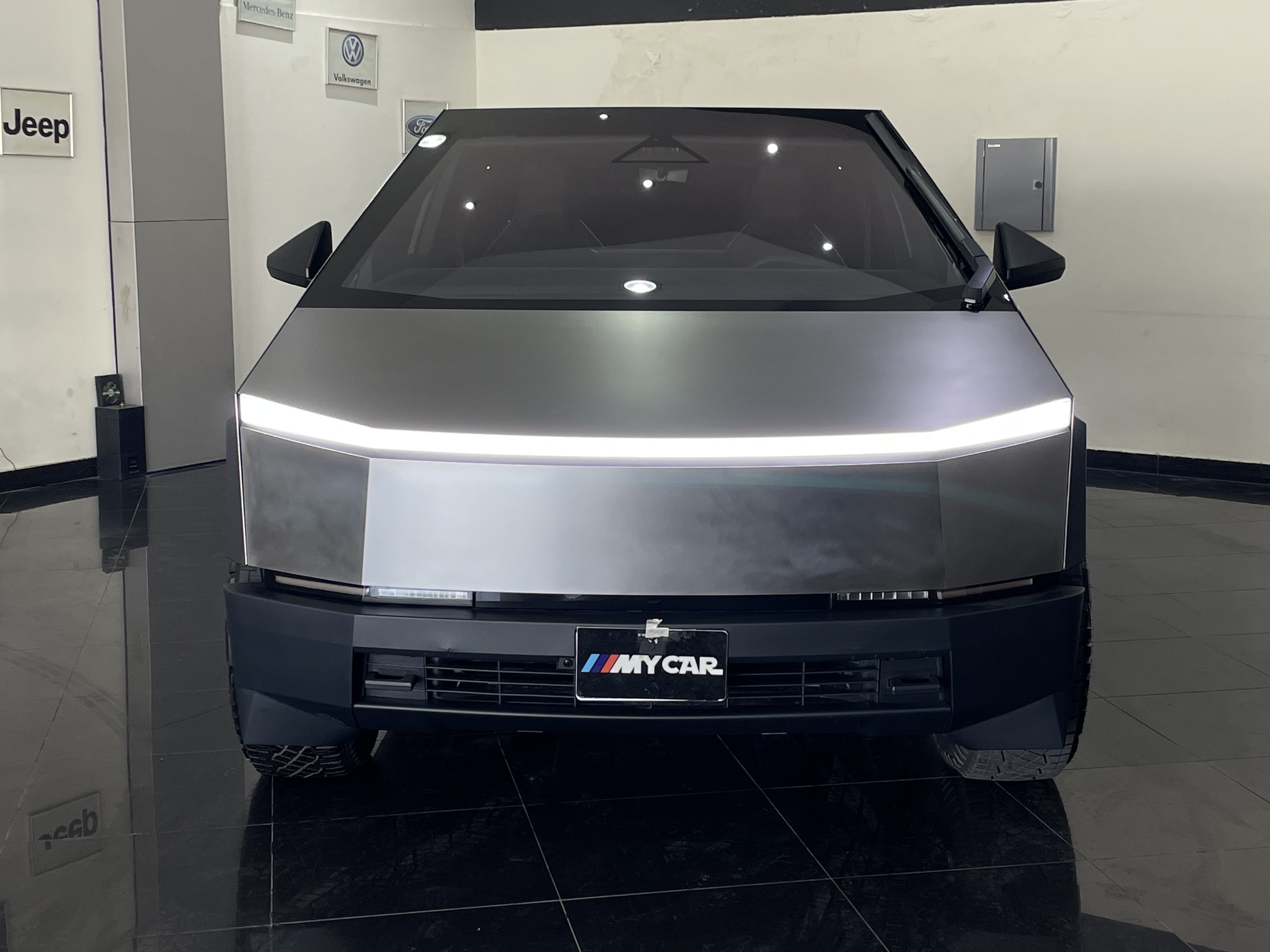 Tesla Cybertruck  - Image 2