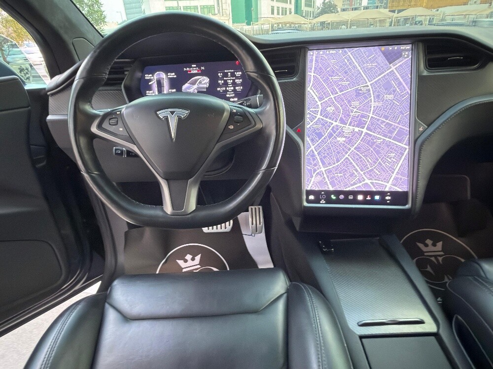 Tesla Model X 2018 - Image 2