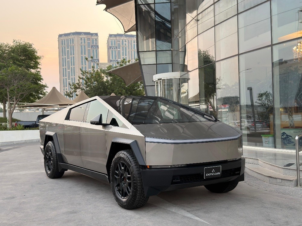 Tesla Cybertruck  2024 - Image 1