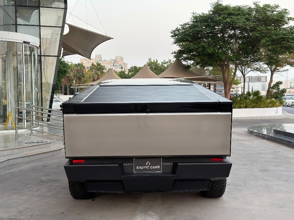 Tesla Cybertruck  2024 - Image 3