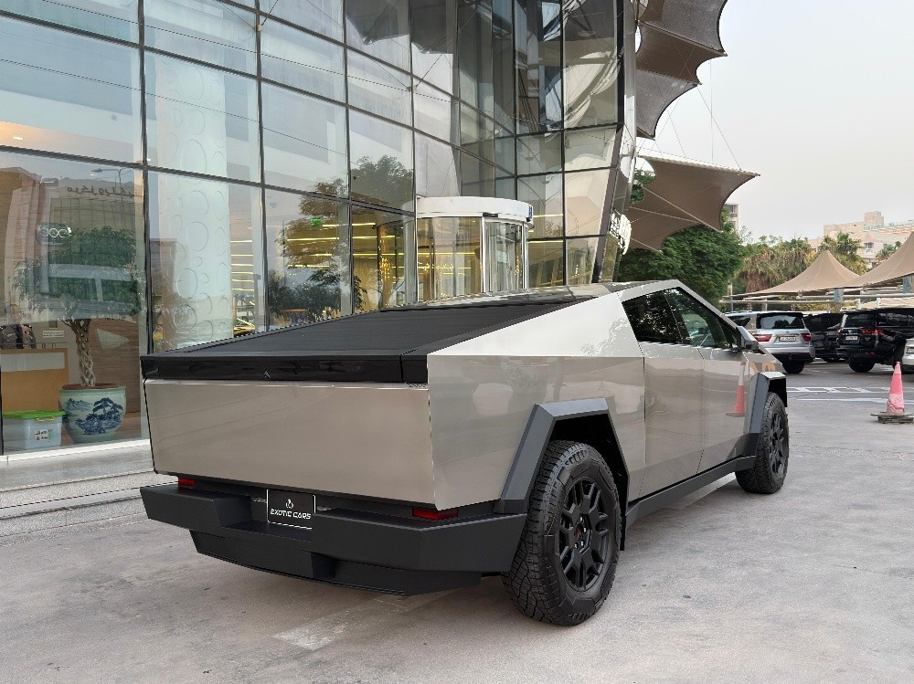 Tesla Cybertruck  2024 - Image 4
