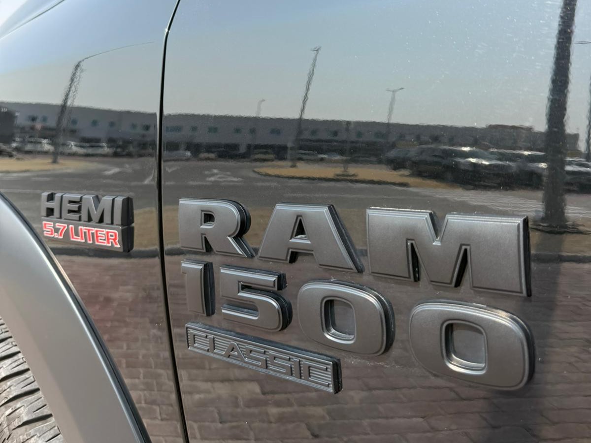Dodge Ram 1500 2022 - Image 2