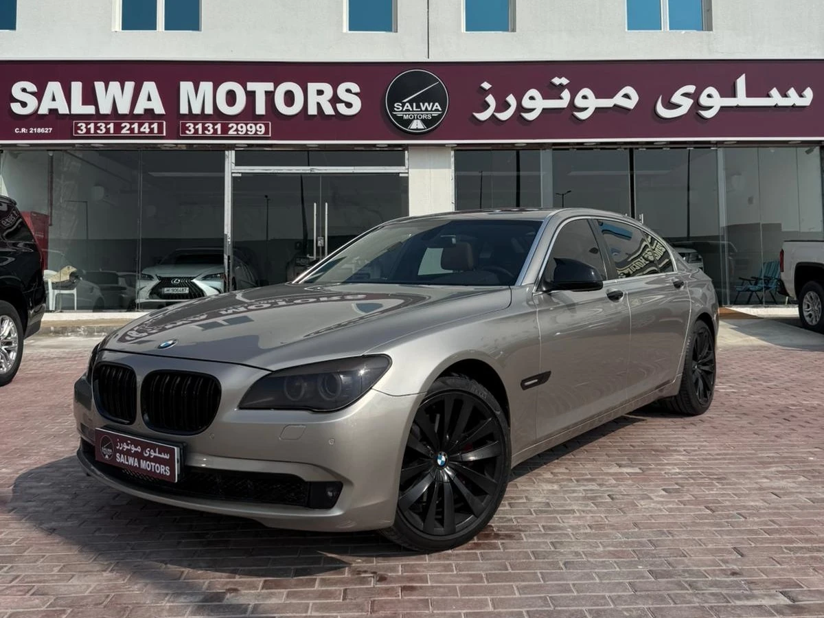 BMW 7-Series 740 i 2012