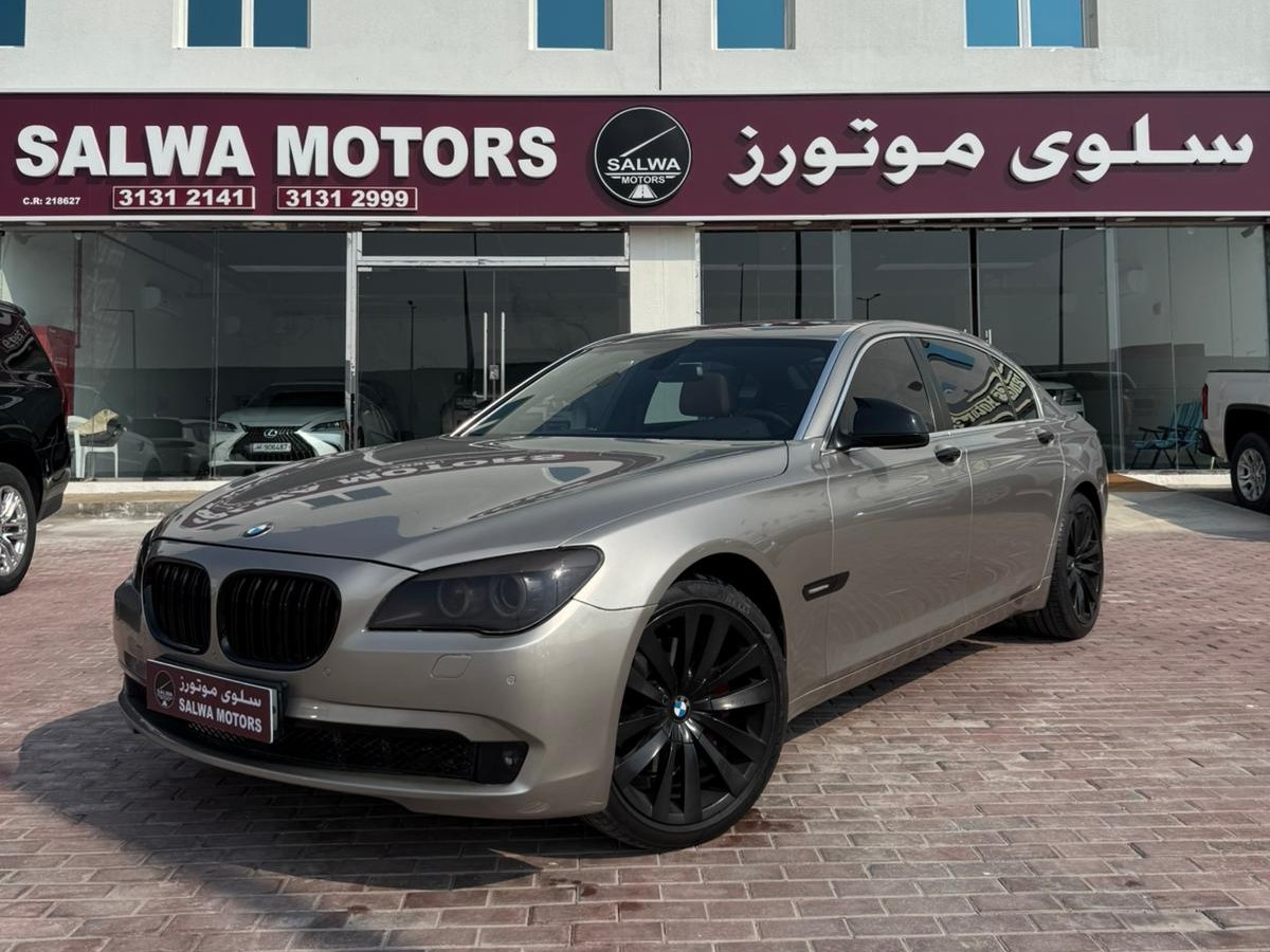BMW 7-Series 740 i 2012